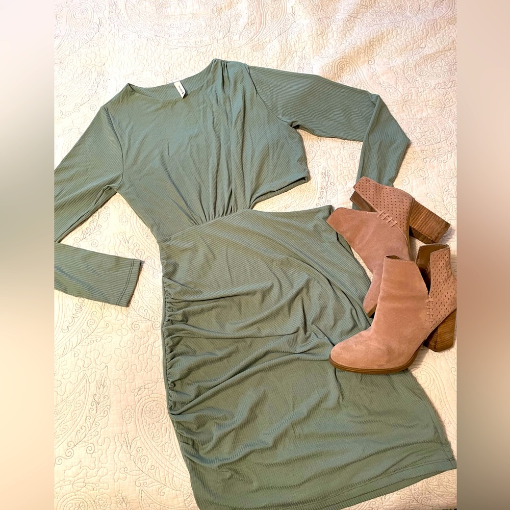 TYCHE L Sage Green Midi Cut Out Ruched Dress L